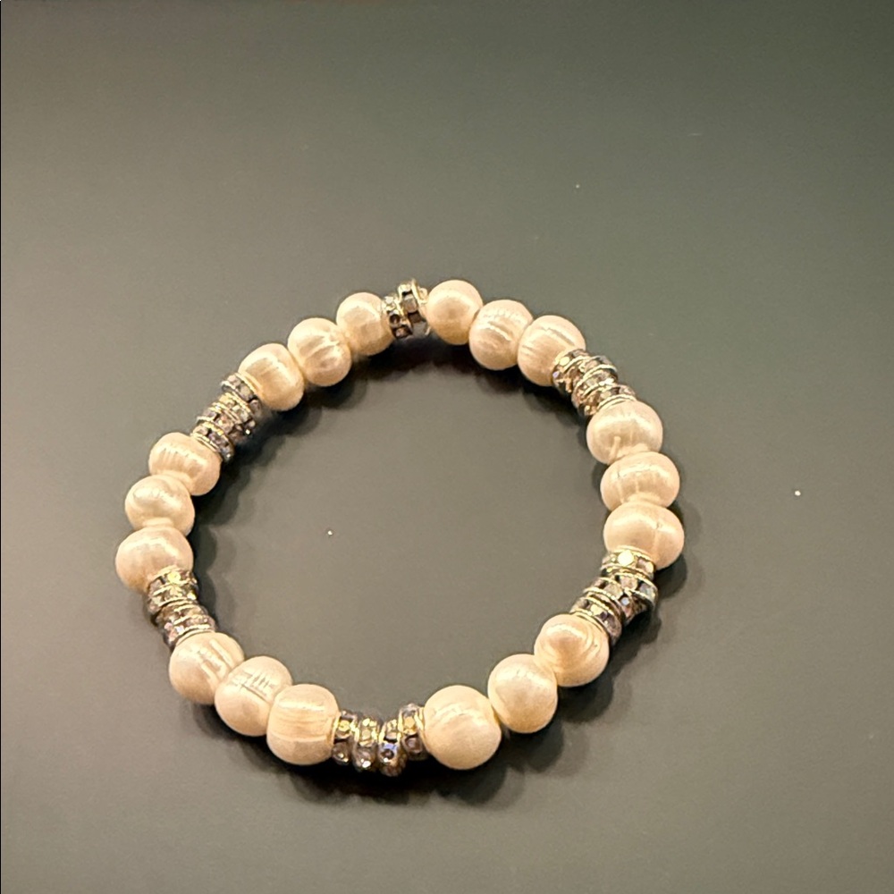 Elegant Beaded Bracelet with Silver Accents